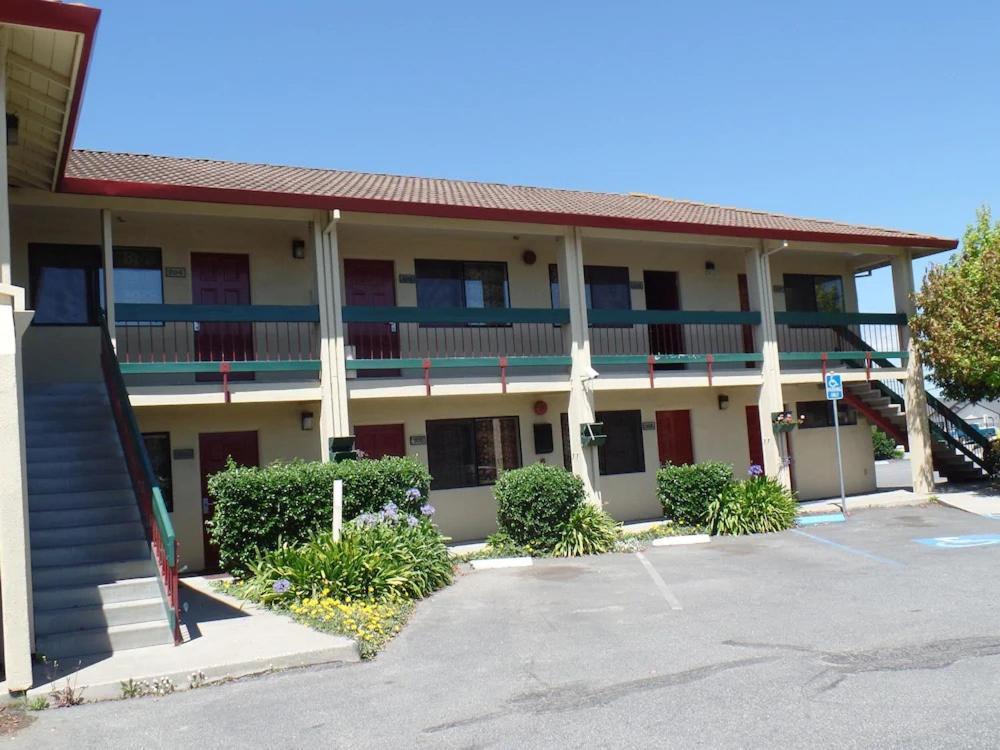 Motel Coastal Valley 2*