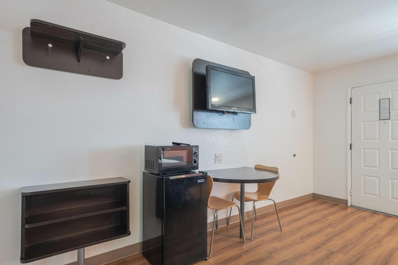 Coastal Valley Motel 2*