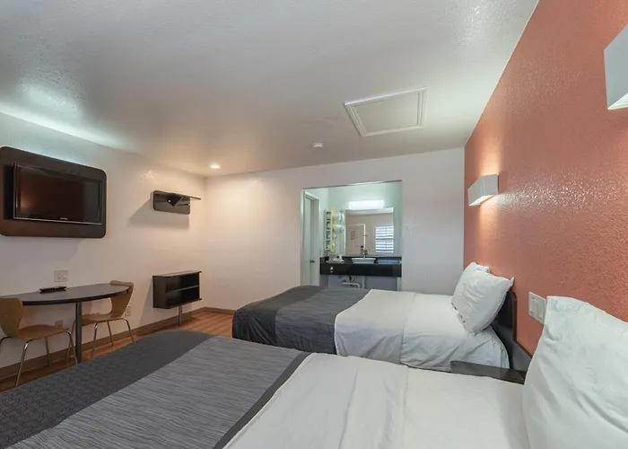 Coastal Valley Inn